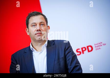 Berlin, Germany. 12th Dec, 2022. SPD leader Lars Klingbeil. Credit: Kay Nietfeld/dpa/Archivbild/dpa/Alamy Live News Stock Photo