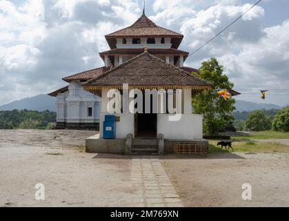 Sri Lanka Kandy Lankatilake buddhist temple Stock Photo - Alamy