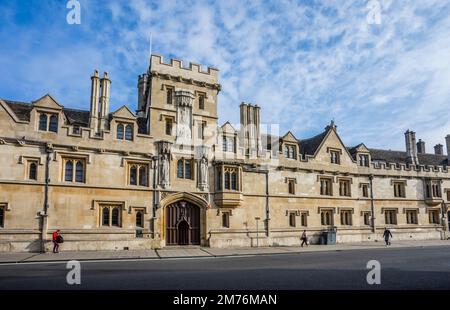 High Street facade of All Souls College, University of Oxford, Oxfordshire, South East England Stock Photo