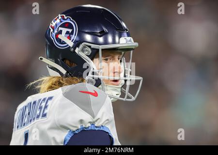 Tennessee Titans punter Ryan Stonehouse (4) kicks during warmups before  their game against the Tampa Bay Buccaneers Saturday, Aug. 20, 2022, in  Nashville, Tenn. (AP Photo/Wade Payne Stock Photo - Alamy