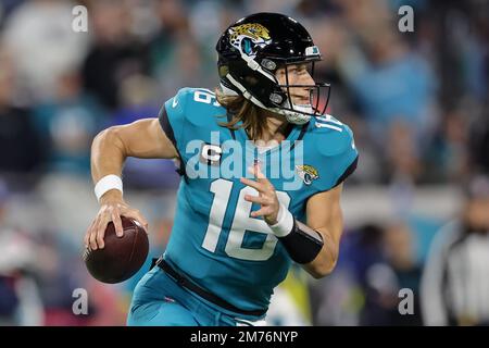 January 7, 2023: Tennessee Titans running back Derrick Henry (22) during a  game against the Jacksonville Jaguars in Jacksonville, FL. Romeo T  Guzman/CSM/Sipa USA.(Credit Image: © Romeo Guzman/Cal Sport Media/Sipa USA  Stock