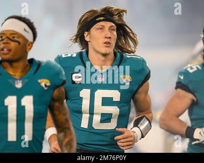 January 7, 2023: Jacksonville Jaguars defensive end Roy Robertson-Harris (95)  is introduced before a game against the Tennessee Titans in Jacksonville,  FL. Romeo T Guzman/CSM/Sipa USA.(Credit Image: © Romeo Guzman/Cal Sport  Media/Sipa