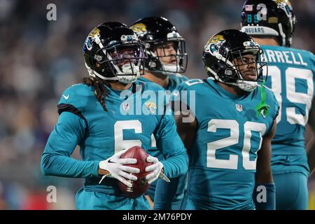 Jacksonville, Florida, USA. January 7, 2023: Jacksonville Jaguars cornerback CHRIS CLAYBROOKS (6) with the ball after a play during the Jacksonville Jaguars vs Tennessee Titans NFL game at TIAA Bank Field Stadium in Jacksonville, Fl on January 7, 2023. (Credit Image: © Cory Knowlton/ZUMA Press Wire) Credit: ZUMA Press, Inc./Alamy Live News Stock Photo