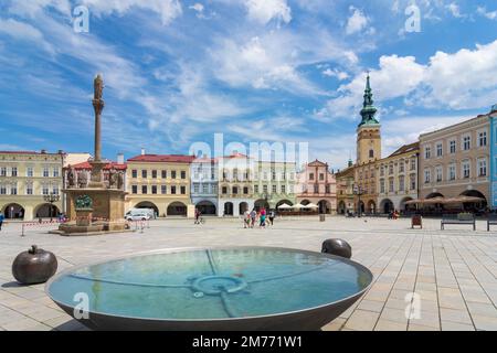 Novy Jicin (Neu Titschein, Neutitschein): Masarykovo Square with the Marian column and the Church of the Assumption of the Virgin Mary in , Moravskosl Stock Photo