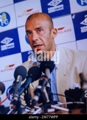 London, UK. 8th Jan, 2023. Gianluca Vialli gives a press conference. Gianluca Vialli at the Chelsea training ground in Harlington in 1998 when he was the player manager. He died on January 6th at the Royal Marsden Hospital in Chelsea. He played 58 games for Chelsea scoring 21 goals. He played 59 games for Italy scoring 16 goals. Credit: Mark Thomas/Alamy Live News Stock Photo