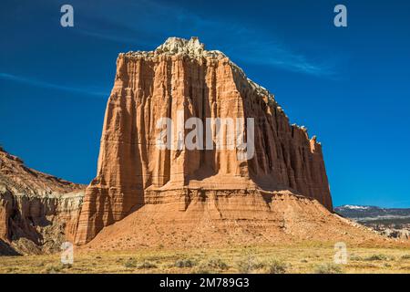 Cathedral Mountain, sandstone fluted cliffs, over Middle Desert Wash, Upper Cathedral Valley, Middle Desert, Capitol Reef National Park, Utah, USA Stock Photo