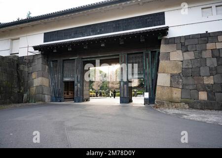 Tokyo, Japan. 6th Jan, 2023. The Tayasumon Gate (ç”°å®‰é-€) to the Kitanomaru National Garden (åŒ-ã®ä¸¸å…¬åœ') in the Japanese Imperial Palace, home to the Nippon Budokan and the National Museum of Modern Art. The Imperial Palace is the center of Japan's government in Chiyoda City and serves as the official residence of the Emperor. (Credit Image: © Taidgh Barron/ZUMA Press Wire) Stock Photo