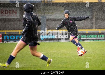 London, UK. 8th January, 2023. Ceylon Hickman of Dulwich Hamlet Women during warm up before the London and South East Regional Women’s football game between Sutton Utd and Dulwich Hamlet at the VCS Community Stadium is called off due to sudden heavy rain. Credit: Liam Asman/Alamy Live News Stock Photo