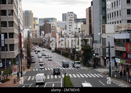 Tokyo, Japan. 6th Jan, 2023. Hakusan-dori Avenue looking from Bunkyo into Chiyoda City during a rush hour day towards the many universities and colleges that line the street in Tokyo. (Credit Image: © Taidgh Barron/ZUMA Press Wire) Stock Photo