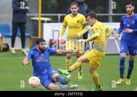 Gondomar, 08/10/2023 - Gondomar Sport Clube hosted Rebordosa Atlético Clube  this afternoon, at EstÃdio São Miguel in a game counting for the 6th Round  of the Portuguese Championship Series B 2023/24. Rui