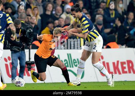 ISTANBUL - Baris Alper Yilmaz of Galatasaray AS, Gustavo Henrique of Fenerbahce SK during the Turkish Super Lig match between Fenerbahce AS and Galatasaray AS at Ulker stadium on January 8, 2023 in Istanbul, Turkey. AP | Dutch Height | GERRIT OF COLOGNE Stock Photo