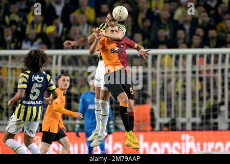 ISTANBUL - Gustavo Henrique of Fenerbahce SK, Baris Alper Yilmaz of Galatasaray AS during the Turkish Super Lig match between Fenerbahce AS and Galatasaray AS at Ulker stadium on January 8, 2023 in Istanbul, Turkey. AP | Dutch Height | GERRIT OF COLOGNE Stock Photo