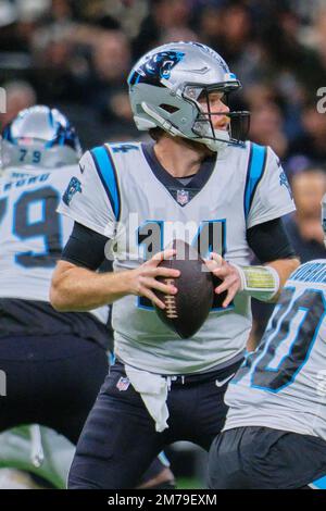 New Orleans, Louisiana, USA. 8th Jan, 2023. Carolina Panthers quarterback Sam Darnold looks to pass against the New Orleans Saints in an NFL game in New Orleans, Louisiana USA on January 8, 2023. (Credit Image: © Dan Anderson/ZUMA Press Wire) Credit: ZUMA Press, Inc./Alamy Live News Stock Photo