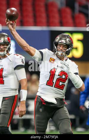 Atlanta, Georgia, USA. 8th Jan, 2023. Tampa Bay Buccaneers quarterback Tom Brady (12) during warmups before the game against the Atlanta Falcons at Mercedes-Benz Stadium (Credit Image: © Debby Wong/ZUMA Press Wire) Credit: ZUMA Press, Inc./Alamy Live News Stock Photo