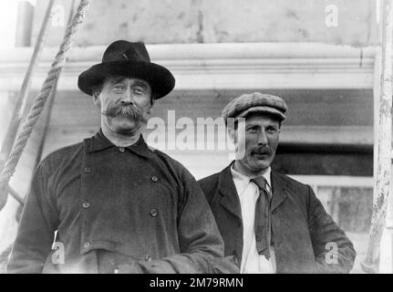 Robert Peary and Robert Bartlett at Battle Harbour in 1909. Robert Edwin Peary Sr. (1856 – 1920) American explorer Stock Photo