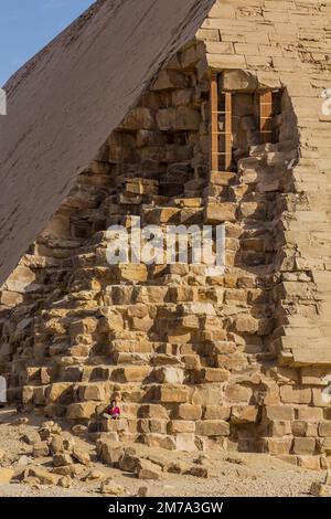 Detail of the Bent Pyramid in Dahshur, Egypt Stock Photo - Alamy