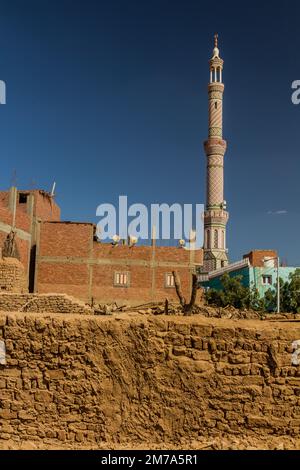 Minaret in Mut town in Dakhla oasis, Egypt Stock Photo