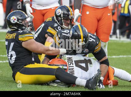 Pittsburgh Steelers linebacker Alex Highsmith (56) lines up for a play  during an NFL football game against the Cleveland Browns, Thursday, Sept.  22, 2022, in Cleveland. (AP Photo/Kirk Irwin Stock Photo - Alamy