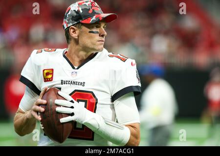 Atlanta, Georgia, USA. 8th Jan, 2023. Tampa Bay Buccaneers quarterback Tom Brady (12) on the sidelines during the game against the Atlanta Falcons at Mercedes-Benz Stadium (Credit Image: © Debby Wong/ZUMA Press Wire) Credit: ZUMA Press, Inc./Alamy Live News Stock Photo