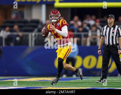 Arlington, TX, USA. 2nd Jan, 2023. USC Trojans quarterback Caleb Williams (13) scrambles to pass during the Goodyear Cotton Bowl game between the Tulane Green Wave and the University of Southern California Trojans on January 2, 2023 at AT&T Stadium in Arlington, Texas. (Mandatory Credit: Freddie Beckwith/MarinMedia.org/Cal Sport Media) (Absolute Complete photographer, and credits required).Television, or For-Profit magazines Contact MarinMedia directly. Credit: csm/Alamy Live News Stock Photo