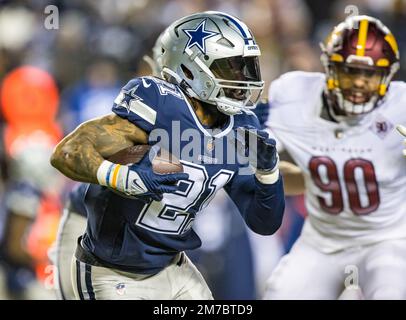 January 8, 2023 : Washington Commanders running back Jaret Patterson (32)  runs the ball during the game against the Dallas Cowboys in Landover, MD.  Photographer: Cory Royster (Credit Image: Â© Cory Royster/Cal