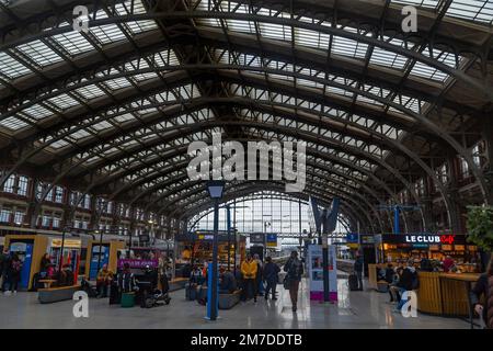 Lille, France, Nord-Pas-de-Calais: November 10, 2022: Platforms and travellers at Gare de Lille Flanders railway station, Lille, France Stock Photo