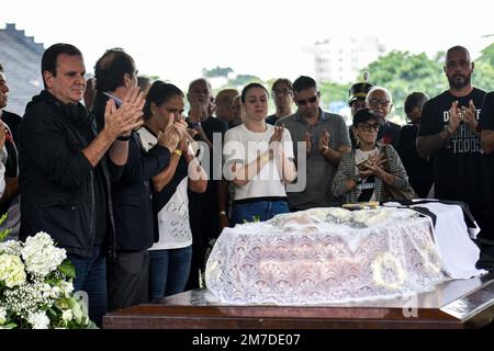 RJ - Rio de Janeiro - 01/09/2023 - ROBERTO DINAMITE, VELORIO - Eduardo Paes mayor of Rio de Janeiro during the wake of former soccer player Roberto Dinamite, held at the Sao Januario stadium. Roberto Dinamite, considered one of Vasco da Gama's greatest idols, died at the age of 68 on Sunday (8) as a result of a tumor. Photo: Thiago Ribeiro/AGIF/Sipa USA Stock Photo