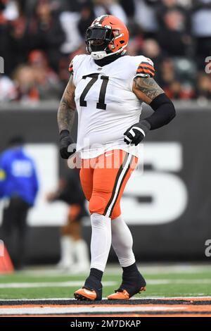 Cleveland Browns offensive tackle Jedrick Wills (71) blocks during an NFL  football game against the Chicago Bears, Sunday, Sept. 26, 2021, in  Cleveland. The Browns won 26-6. (AP Photo/David Richard Stock Photo - Alamy