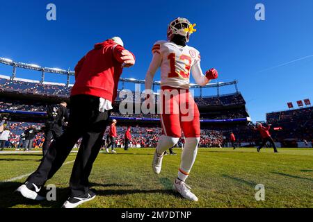 Kansas City Chiefs cornerback Trent McDuffie (21) against the Los Angeles  Chargers in an NFL football game, Sunday, Nov. 20, 2022, in Inglewood,  Calif. Chiefs won 30-27. (AP Photo/Jeff Lewis Stock Photo - Alamy