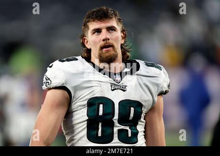 Philadelphia Eagles' Jack Stoll walks to the field during the NFL football  team's training camp, Thursday, Aug. 3, 2023, in Philadelphia. (AP  Photo/Matt Slocum Stock Photo - Alamy