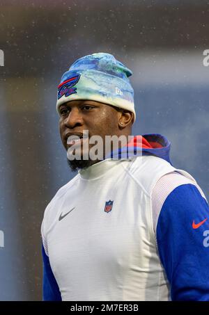 Buffalo Bills tight end Quintin Morris (85) takes the field for practice at  NFL football training camp in Orchard Park, N.Y., on Saturday, July 31,  2021. (AP Photo/Joshua Bessex Stock Photo - Alamy