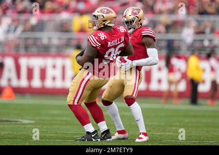 San Francisco 49ers' T.Y. McGill, middle, takes part in drills during the  NFL team's football training camp in Santa Clara, Calif., Wednesday, July  26, 2023. (AP Photo/Jeff Chiu Stock Photo - Alamy