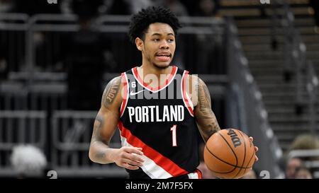 Portland Trail Blazers guard Anfernee Simons (1) in the first half of an  NBA basketball game Monday, Jan. 31, 2022, in Oklahoma City. (AP Photo/Nate  Billings Stock Photo - Alamy