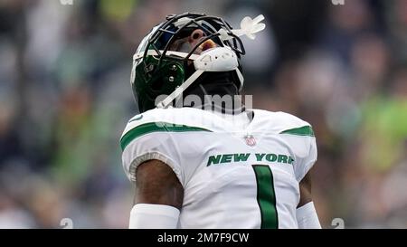 New York Jets cornerback Sauce Gardner (1) against the Buffalo