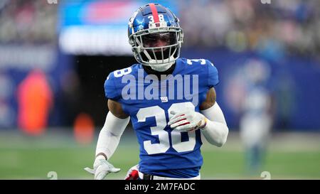 New York Giants' Saquon Barkley runs on the field before an NFL football  game against the Washington Commanders, Sunday, Dec. 4, 2022, in East  Rutherford, N.J. (AP Photo/John Minchillo Stock Photo - Alamy