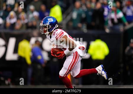 New York Giants running back Gary Brightwell in action during an NFL  football game, Sunday, Jan. 8, 2023, in Philadelphia. (AP Photo/Matt Rourke  Stock Photo - Alamy