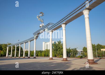 TASHKENT, UZBEKISTAN - SEPTEMBER 15, 2022: The 'Ezgulik' Arch (of good and noble aspirations). Tashkent, Uzbekistan Stock Photo