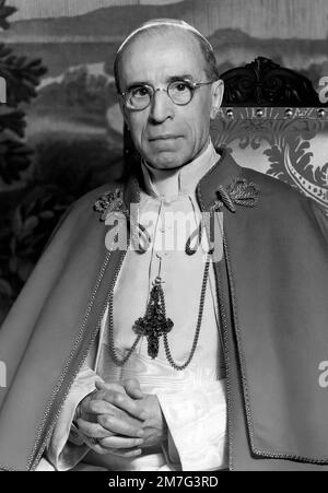 Pius XII. Portrait of the Italian Pope, Pius XII (b. Eugenio Maria Giuseppe Giovanni Pacelli, 1876-1958). Pius XII was pope from 1939 until his death in October 1958. Stock Photo