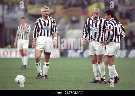 FABRIZIO RAVANELLI JUVENTUS FC 06 September 1995 Stock Photo - Alamy