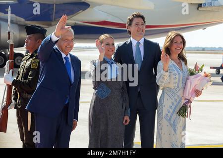 Mexico City, Mexico. 09th Jan, 2023. Mexican President Andres Manuel Lopez Obrador (L) and Mexican First Lady Beatriz Gutierrez Muller (2nd-L) welcome Canadian Prime Minister Justin Trudeau (2nd-R) and his wife Sophie Grégoire (R) upon arrival at Felipe Angeles International Airport (AIFA) in Zumpango de Ocampo, in Santa Lucia, Mexico, on January 9, 2023. Credit: UPI/Alamy Live News Stock Photo