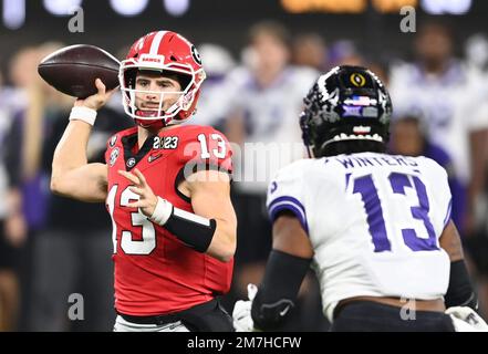 Inglewood, United States. 09th Jan, 2023. Georgia Bulldogs quarterback Stetson Bennett throws a pass in the first quarter against the TCU Horned Frogs at the 2023 NCAA College Football National Championship between Georgia and TCU at SoFi Stadium in Inglewood, California, on Monday, January 9, 2023. Photo by Mike Goulding/UPI Credit: UPI/Alamy Live News Stock Photo