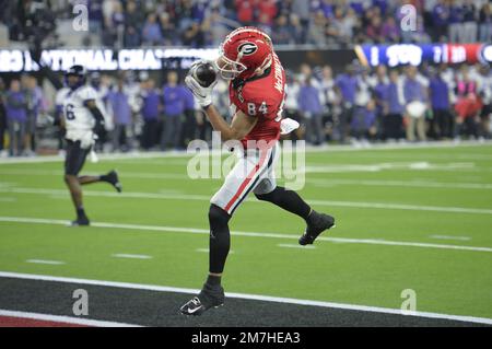 Inglewood, United States. 09th Jan, 2023. Georgia Bulldogs wide receiver Ladd McConkey catches a touchdown pass in the first half against the TCU Horned Frogs at the 2023 NCAA College Football National Championship between Georgia and TCU at SoFi Stadium in Inglewood, California, on Monday, January 9, 2023. Photo by Mike Goulding/UPI Credit: UPI/Alamy Live News Stock Photo
