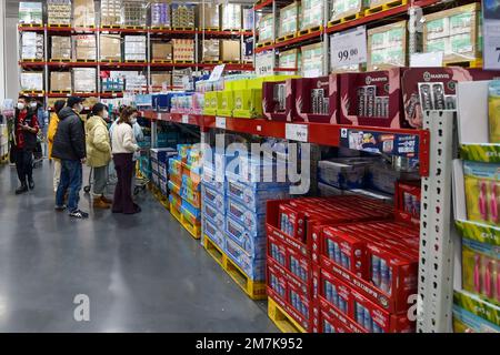 NANJING, CHINA - JANUARY 10, 2023 - People shop for New Year goods at Sam's supermarket in Nanjing, East China's Jiangsu province, Jan. 10, 2023. Stock Photo