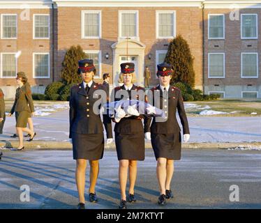 marine corps dress blues women Online Female Blue Commissioning It features gold plated metal buttons 106,155 Female Marine Dress Blue