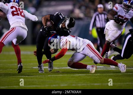 New York Giants linebacker Micah McFadden (41) looks to defend during an  NFL game against the Dallas Cowboys on Thursday, November 24, 2022, in  Arlington, Texas. (AP Photo/Matt Patterson Stock Photo - Alamy