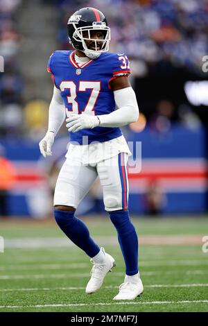 New York Giants cornerback Fabian Moreau (37) defends against the Washington  Commanders during an NFL football game Sunday, Dec. 4, 2022, in East  Rutherford, N.J. (AP Photo/Adam Hunger Stock Photo - Alamy