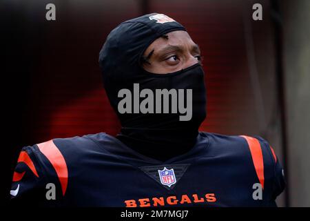 Cincinnati Bengals cornerback Eli Apple (20) runs for the play during an  NFL wild-card football game against the Baltimore Ravens on Sunday, Jan.  15, 2023, in Cincinnati. (AP Photo/Emilee Chinn Stock Photo 