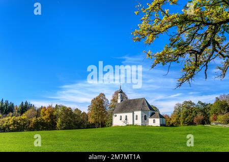 Germany, Bavaria, Tölzer Land, Münsing, district Schallenkam, chapel St. Kastulus Stock Photo