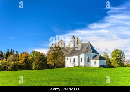 Germany, Bavaria, Tölzer Land, Münsing, district Schallenkam, chapel St. Kastulus Stock Photo