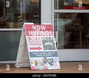 Cedar Park, Texas, USA. 1st Dec, 2022. Companies across the Cedar Park area continue hiring at brisk pace through November and as December starts. (Credit Image: © Scott Coleman/ZUMA Press Wire) EDITORIAL USAGE ONLY! Not for Commercial USAGE! Stock Photo